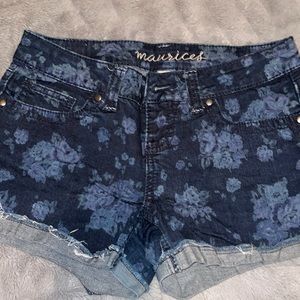 Floral print jean shorts. Size 3/4